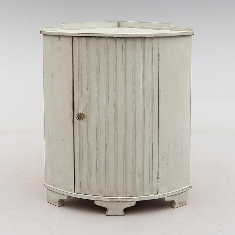 HÖRNSKÄNK, 1800-talets början.