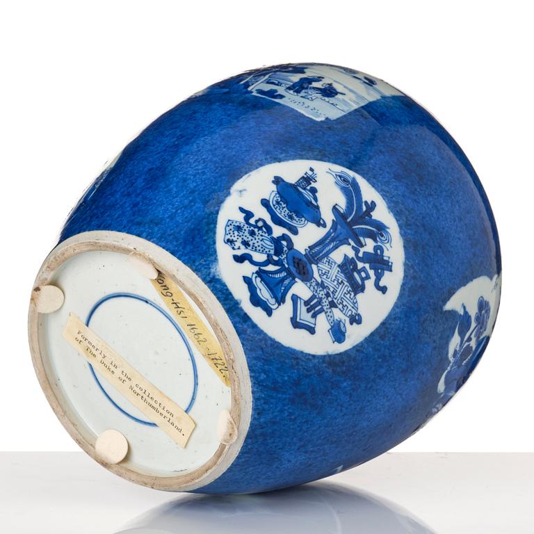 A blue and white jar, Qing dynasty, Kangxi (1662-1722).