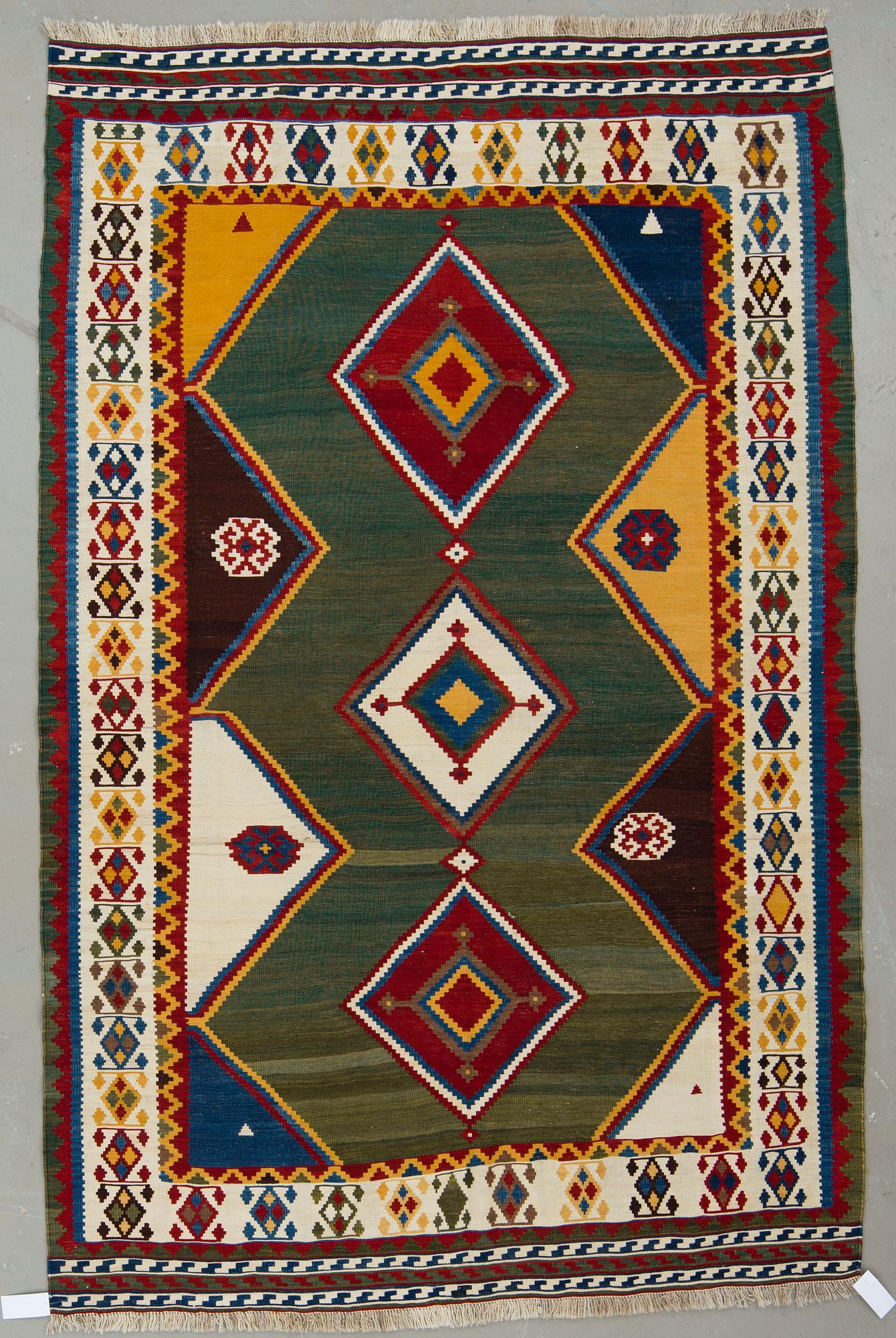 MATTA, Kelim Shiraz. Ca 247x163 cm.