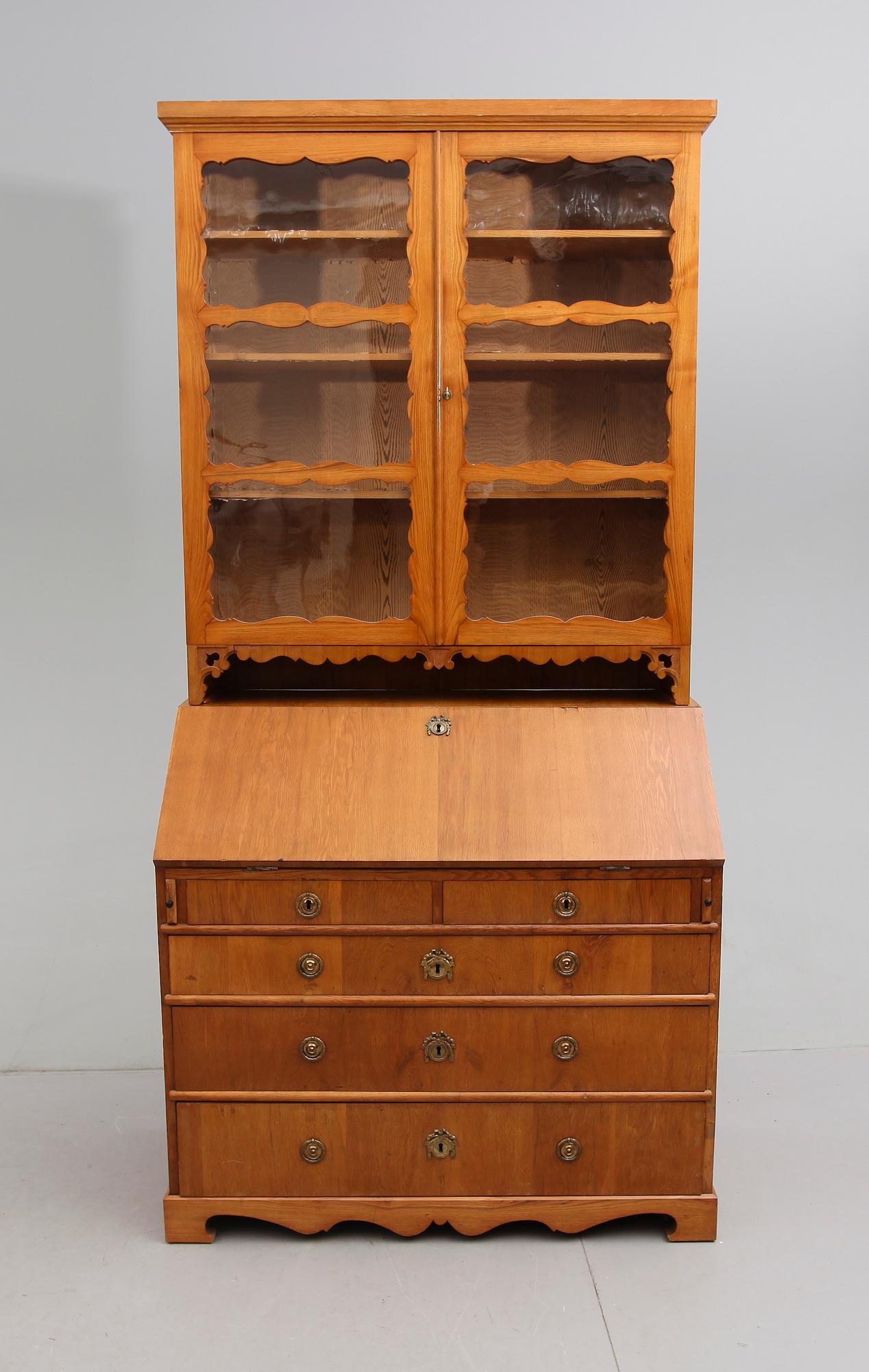 SKRIVSKÅP, 1800-talets andra hälft.