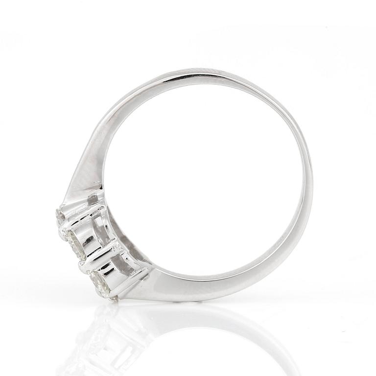 RING, med briljantslipade diamanter, totalt ca 1,00 ct.