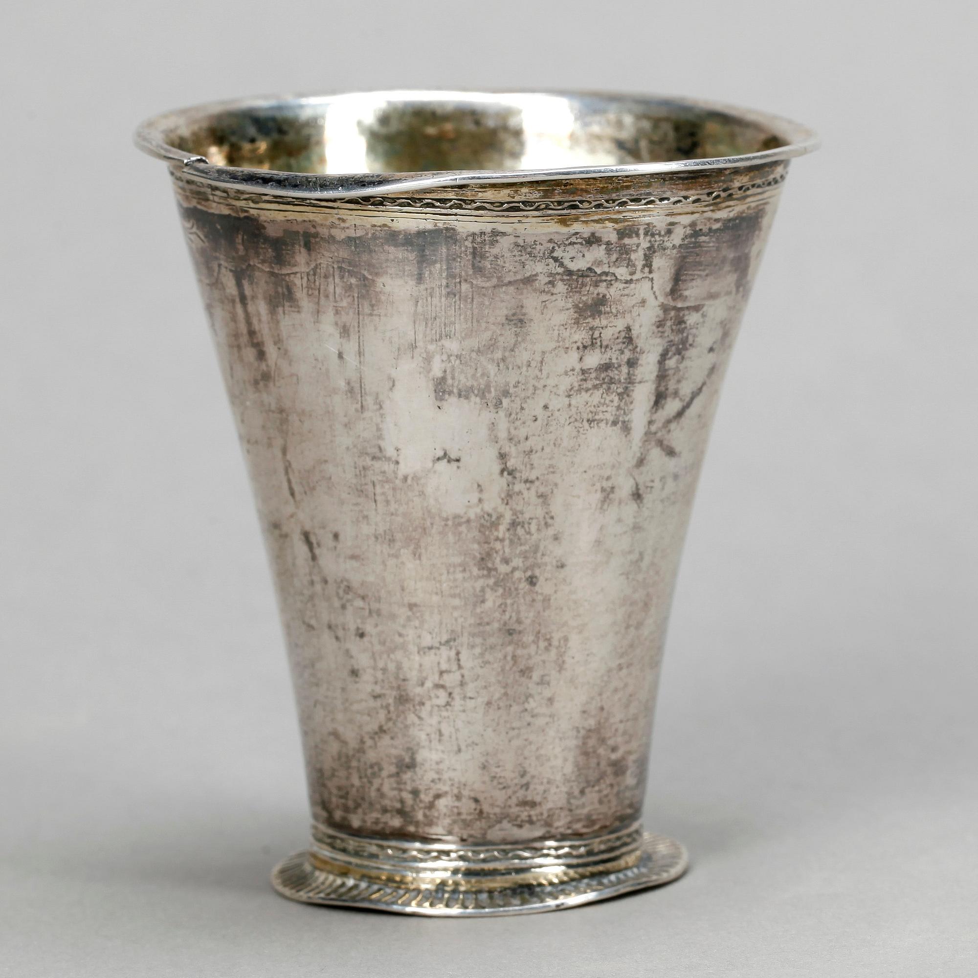 BÄGARE, silver, Johan Gustaf Björkman, Kungälv, troligen 1760. Vikt ca 29 gram.