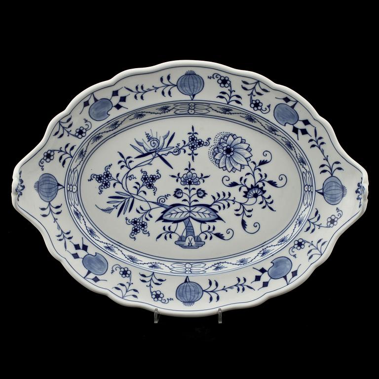 TERRIN SAMT UNDERFAT, porslin, Meissen, 1900-tal.