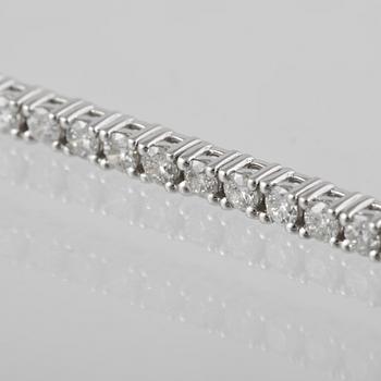 ARMBAND, 18K vitguld med briljantslipade diamanter 2.19 ct. Vikt 6,8 gram.