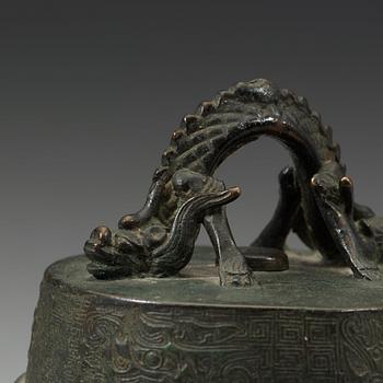 TEMPELKLOCKA, brons. Sen Ming dynasti (1368-1643).