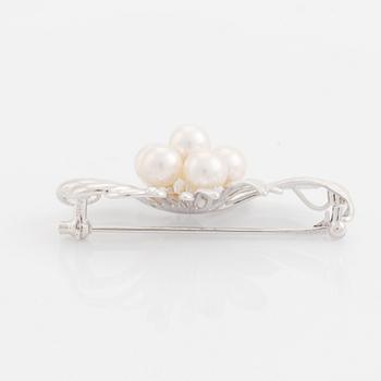 Silver and cultured pearl brooch.