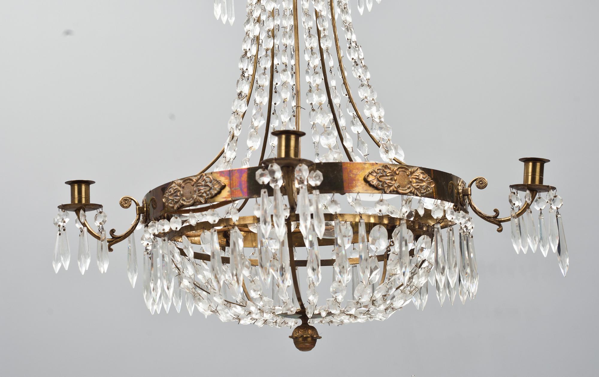 LJUSKRONA, empirestil, 1900-talets första hälft. Höjd 70 cmm.