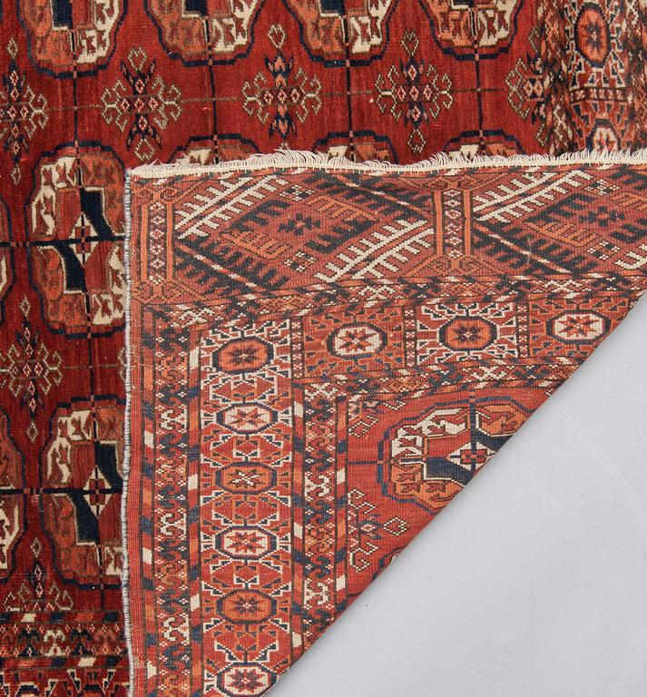 MATTA, Tekke. Ca 156x113 cm.
