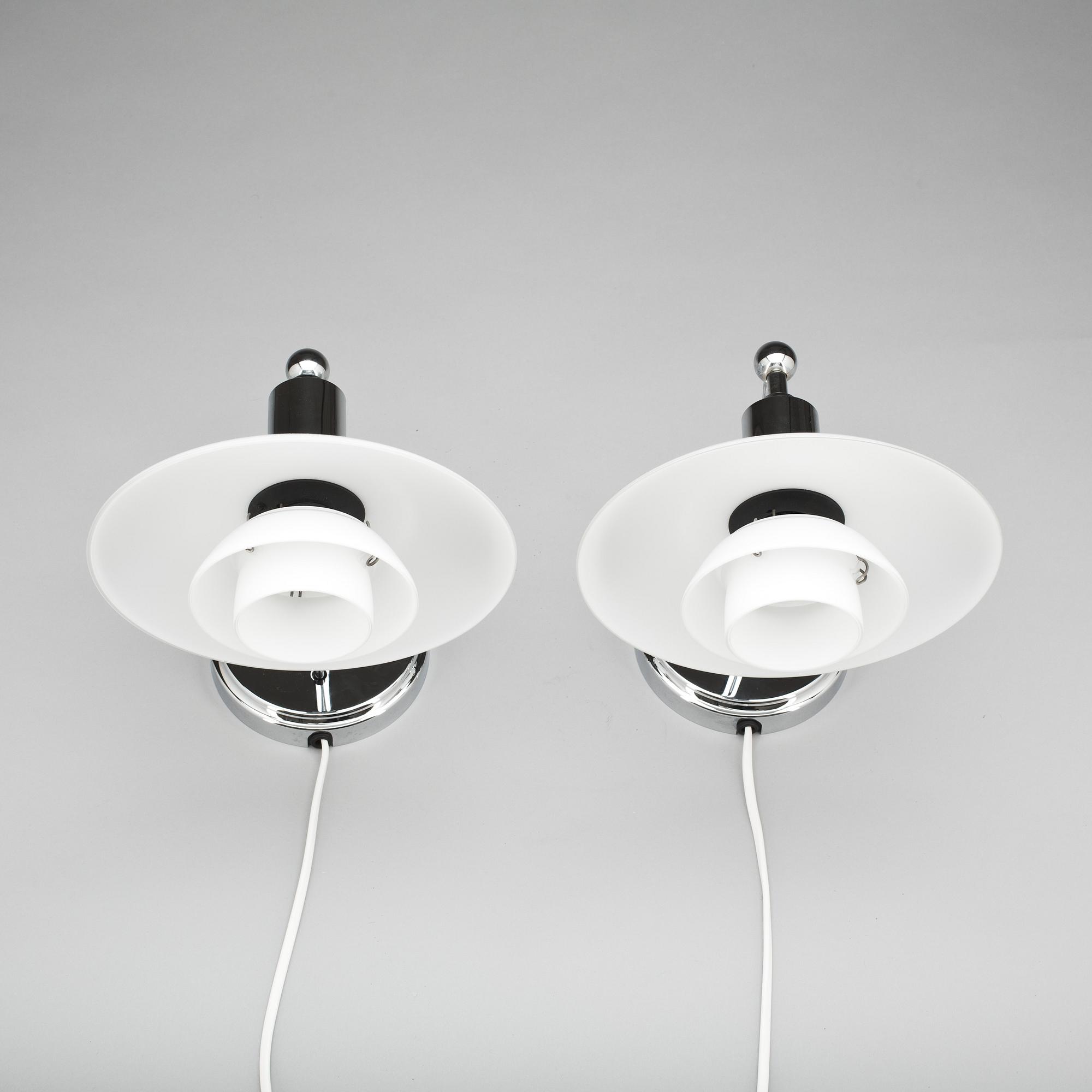 VÄGGLAMPOR, "PH 2/1" Poul Henningsen, för Louis Poulsen, Danmark.