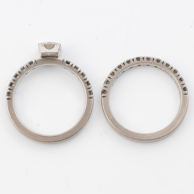 Två ringar, 18K vitguld med briljantslipade diamanter.