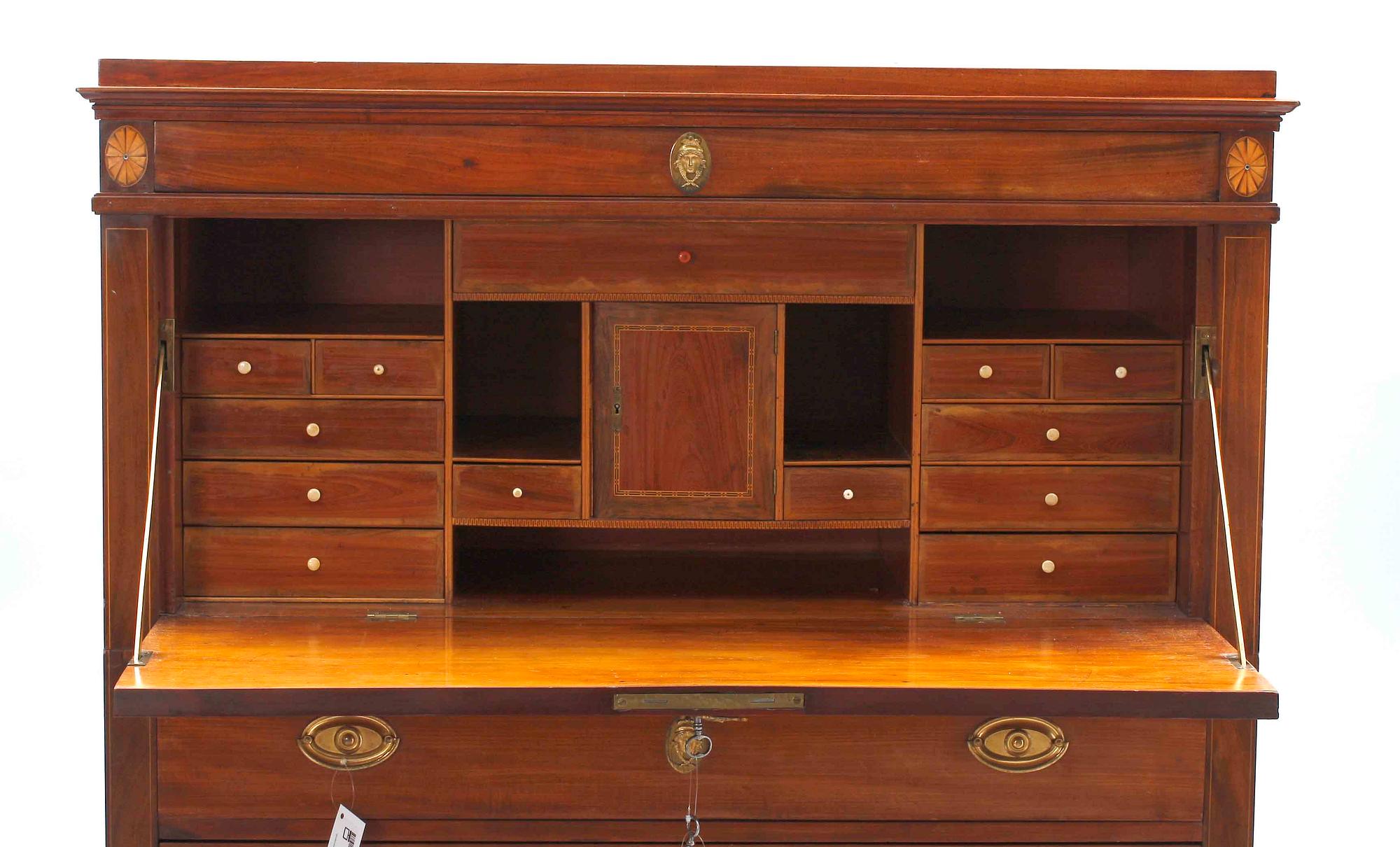 CHIFFONJÉ, sengustaviansk, 1700-talets slut.