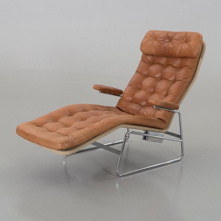 SAM LARSSON, a "Fenix" leather lounge chair by Dux.