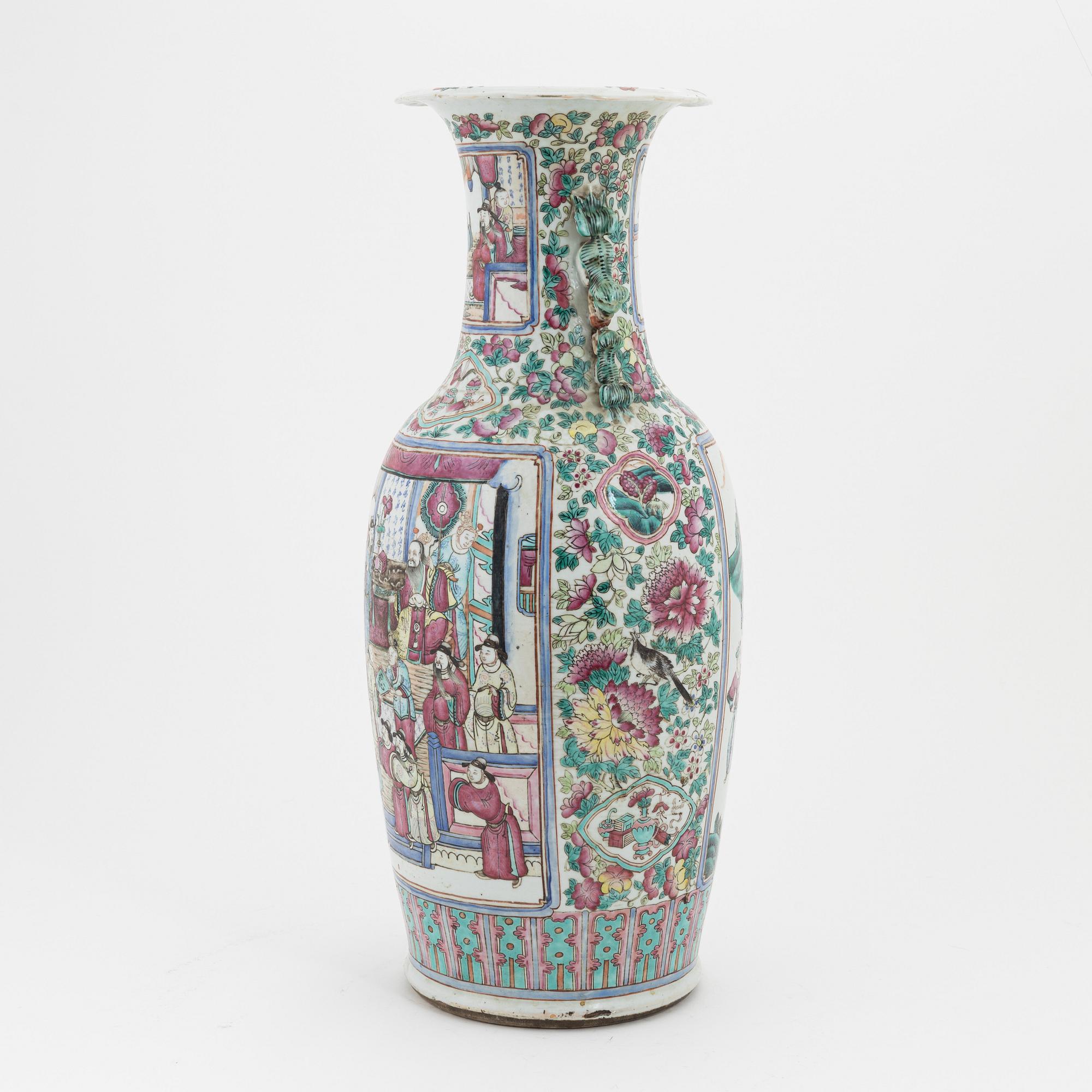 Golvvas, porslin. Qingdynastin 1800-tal.