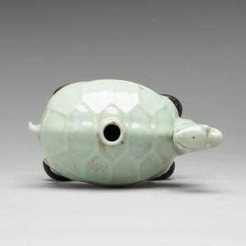 A celadon glazed water dropper, Qing dynasty (1644-1912).