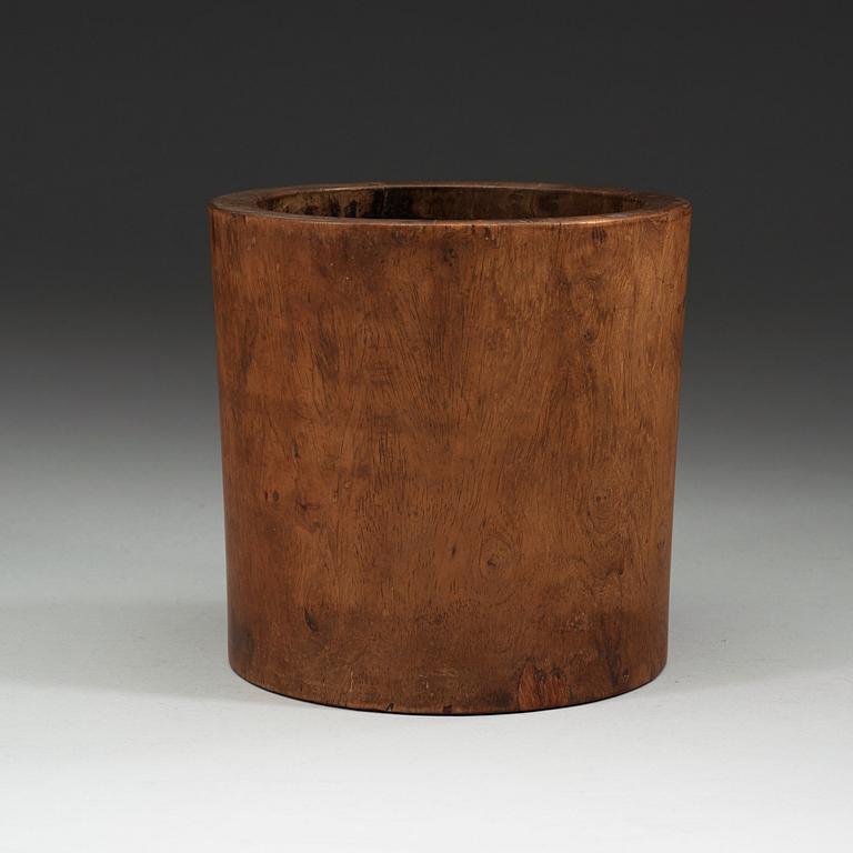 A Huanghuali brushpot, Qing dynasty presumably 18th century.