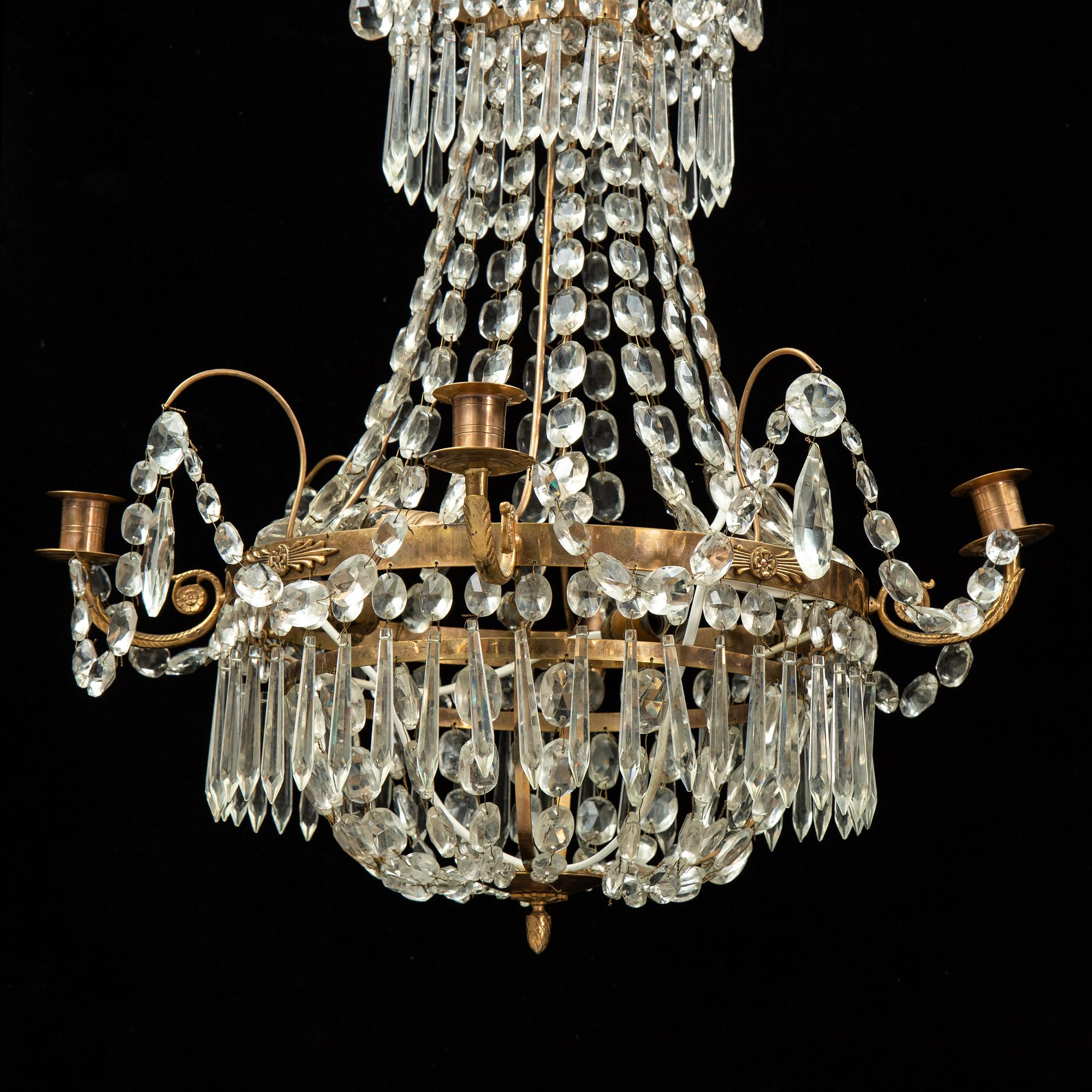 A 20th century gustavian style chandelier.