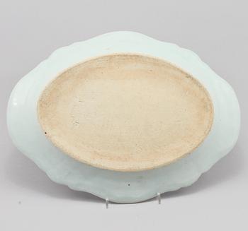 STEKFAT, porslin, Kina, 1700-tal.