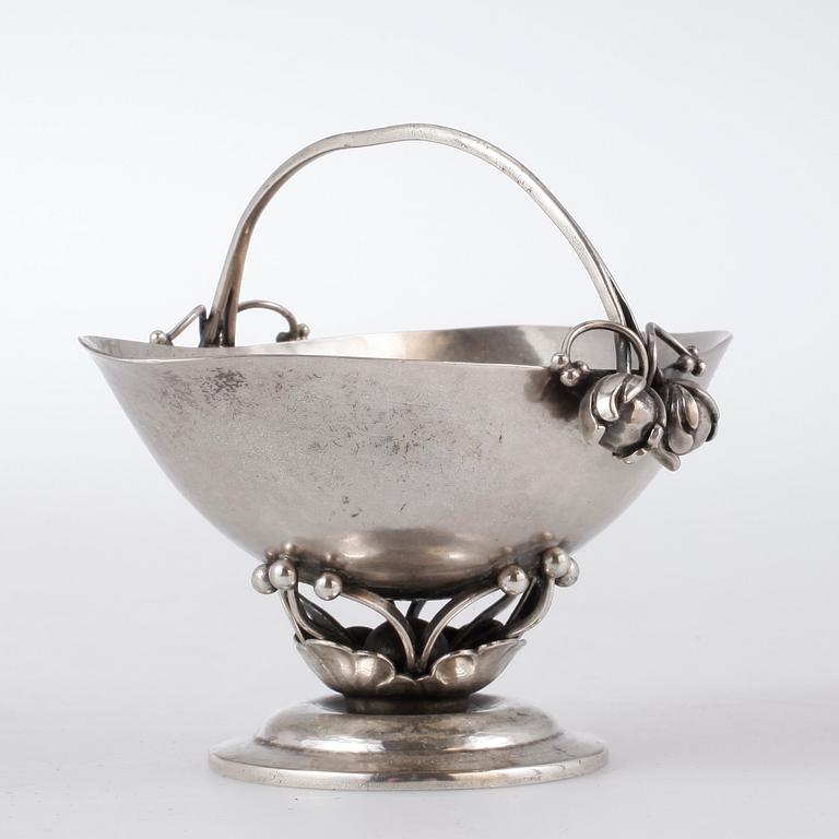 SALTKAR, sterlingsilver, Georg Jensen, Köpenhamn. 1900-talets första hälft. Vikt ca 80 g.