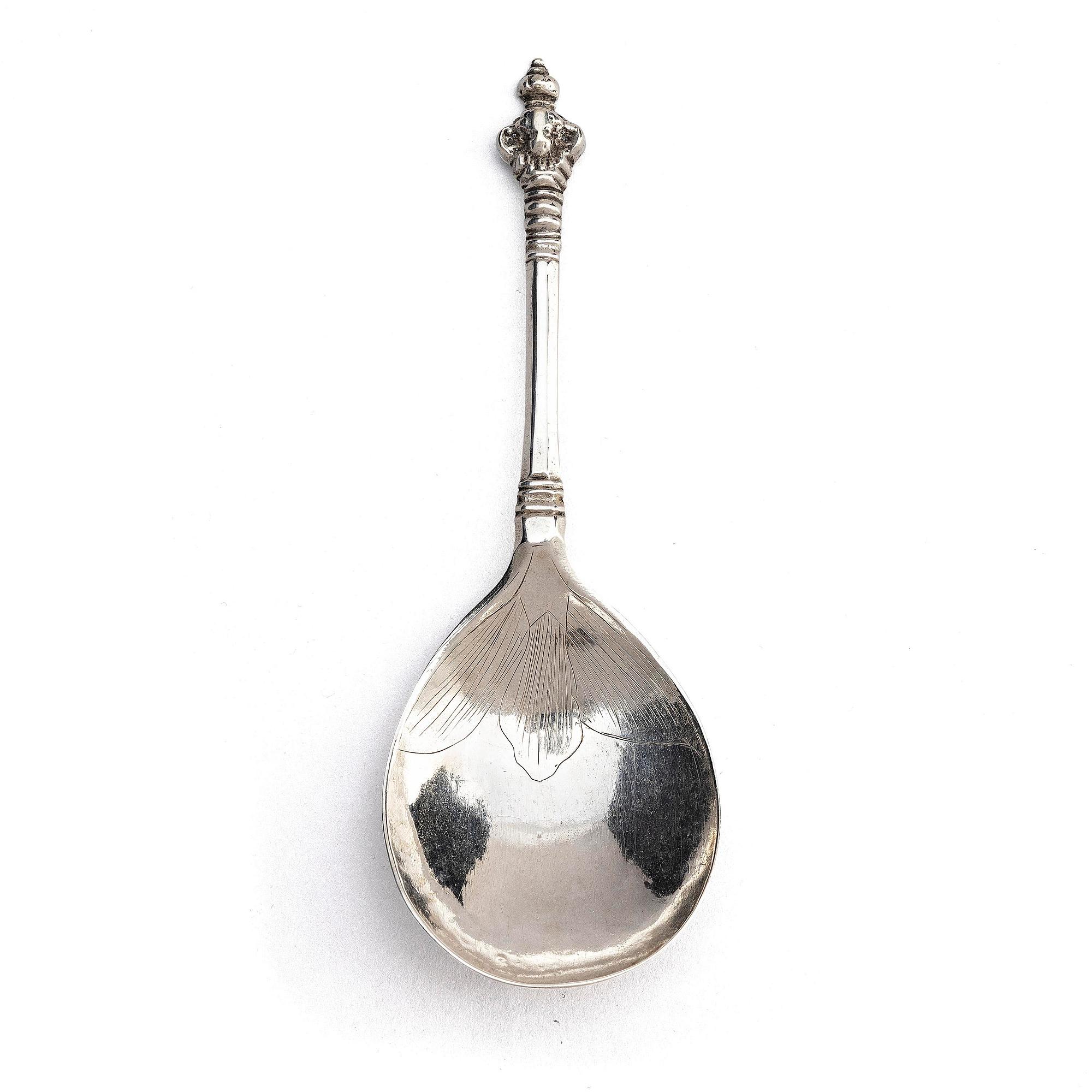 A Scandinavian 17th/18th century silver spoon, unclear maker's mark, possibly MO.