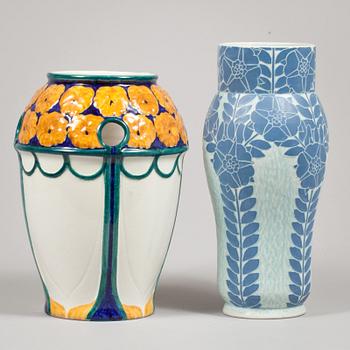 VASER, 2 st,  flintgods. Elsa Engeström, Gustavsberg 1915 resp Alf Wallander. Rörstrand, 1900-talets första del.