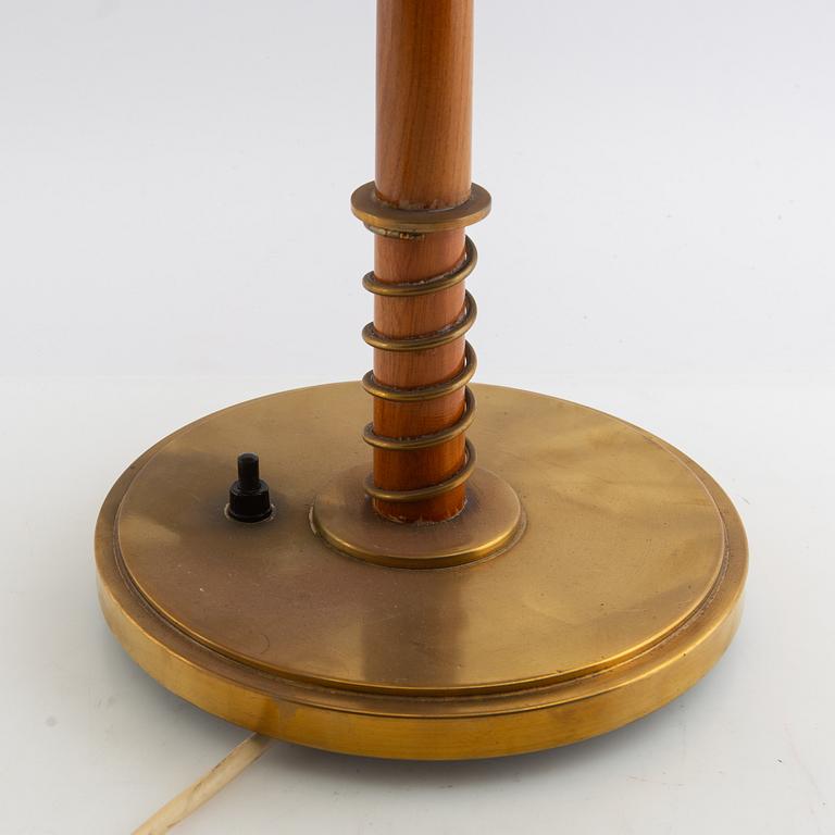 Harald Notini, Table lamp model no. 15441 Böhlmark lamp factory 1940s Swedish Modern.