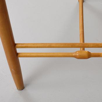 Kerstin Hörlin-Holmqvist, stolar ett par samt litet bord. "Triva-serien" NK. 1900-talets mitt.