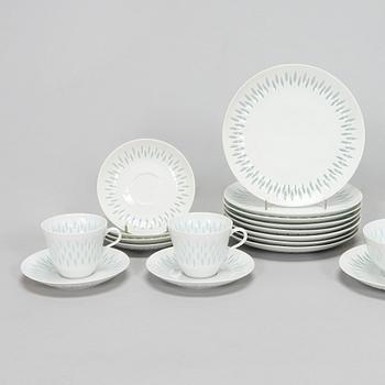 Friedl Holzer-Kjellberg, a 32-piece porcelain coffee and tea service, signed under glaze F.H.Kj Arabia Finland.