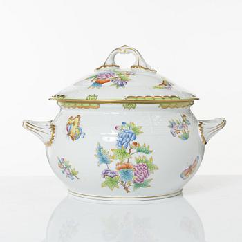 A 68-piece 'Queen Victoria' dinner service, Herend, Hungary.