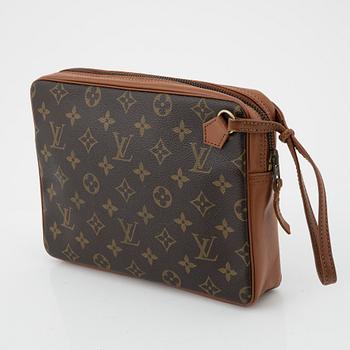 Louis Vuitton, A vintage monogram canvas clutch.