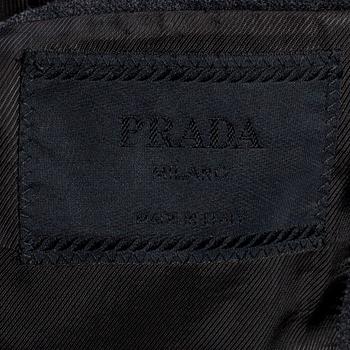 PRADA, herrkostym bestående av kavaj samt byxa.