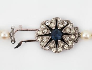 COLLIER, pärlor, med silverlås, 1900-tal.