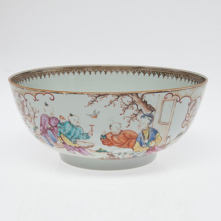 SKÅL, porslin, Kina Qianlong 1736-95.