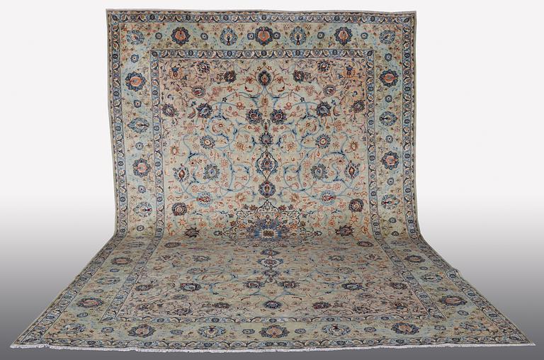 A CARPET, Kashan 450 x 315 cm.