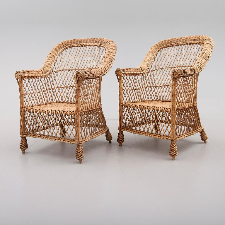 FÅTÖLJER, 1 par, 1900-talets första hälft.