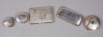 CIGARETTETUIER SAMT DOSOR, 5 st, silver, bla svenska importstämplar, 1900-talets första hälft.