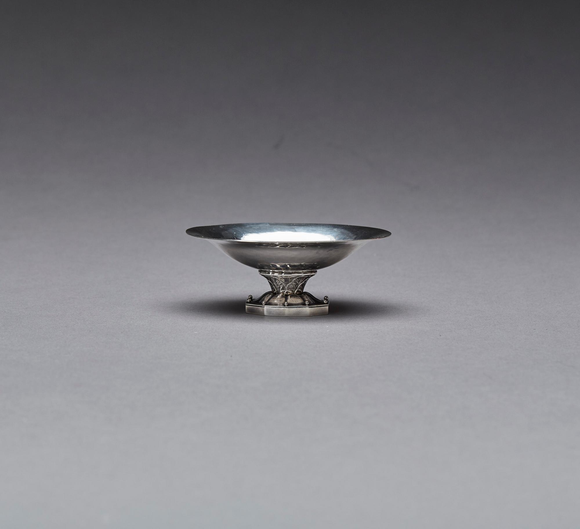 SKÅL PÅ FOT, sterlingsilver, Georg Jensen, Köpenhamn.
