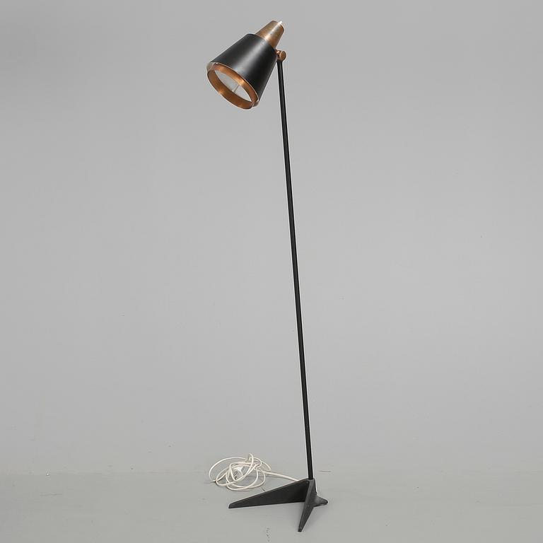 GOLVLAMPA, 1900-talets tredje kvartal.
