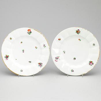 TALLRIKAR, 2 st, porslin, Kunglig dansk, 1800-talets andra hälft.