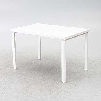 Alvar Aalto, Table, Artek, 2000.