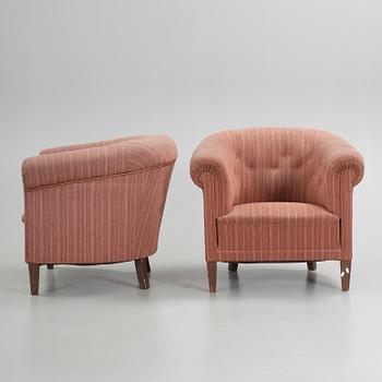 KLUBBFÅTÖLJER, ett par. 1900-tal.