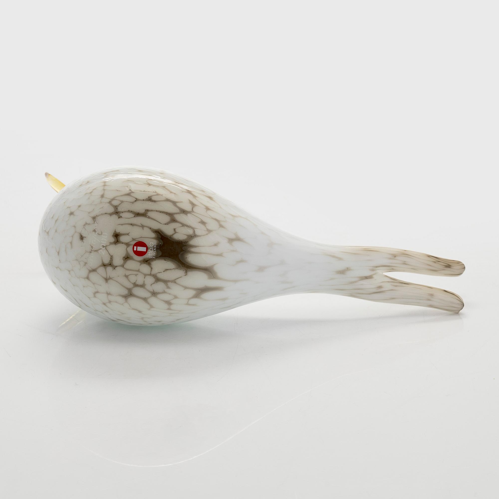 Oiva Toikka, an annual glass bird 'Arctic tern', signed O. Toikka Nuutajärvi 2000.