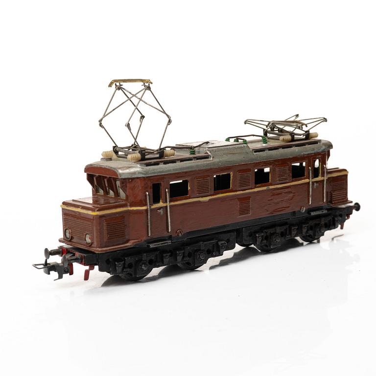 Märklin, locomotives, 7 pcs, railbus, 2 parts, as well as cars, 7 pcs, Germany.