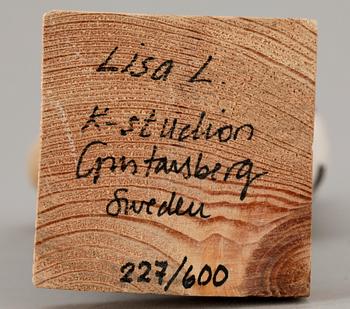 FIGURIN, stengods, sign Lisa Larson, numr 227/600, Gustavsberg.