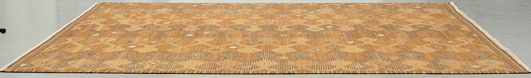 Barbro Nilsson, A CARPET, "Finspong, lättbrun" ("Kringelikroka"), flat weave, ca 315,5 x 304 cm, signed AB MMF BN.