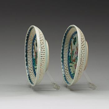 A pair of oval famille rose dishes with figural motifs, Qing dynasty, circa 1800.