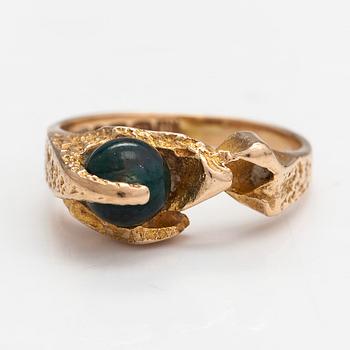Björn Weckström, a 14K gold ring 'Hidden agate' with a moss agate for Lapponia 1971.