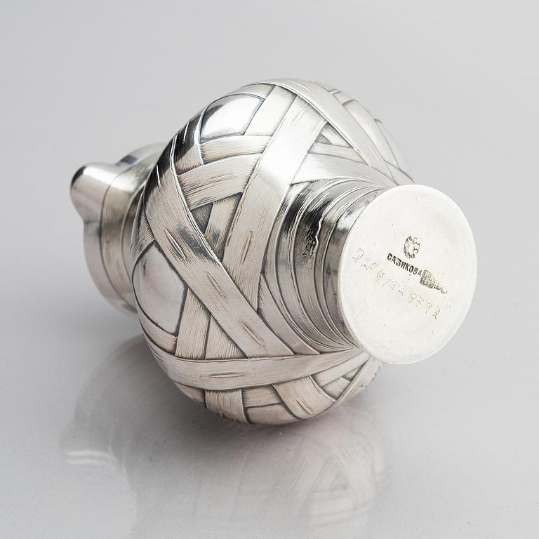 Sazikov, gräddkanna, förgyllt silver, Moskva 1881.