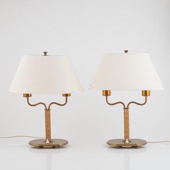 Josef Frank, bordslampor, ett par, modell "2388", Firma Svenskt Tenn.