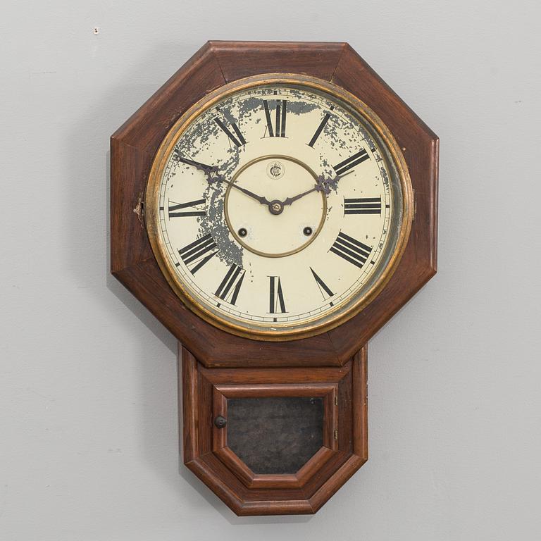 VÄGGUR Waterbury clock USA omkring 1900.