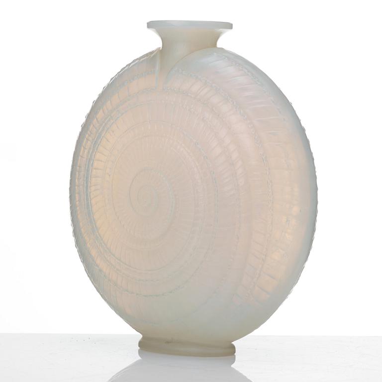 René Lalique, a moulded opalescent "Escargot" glass vase, France 1920-30's, model no 931.